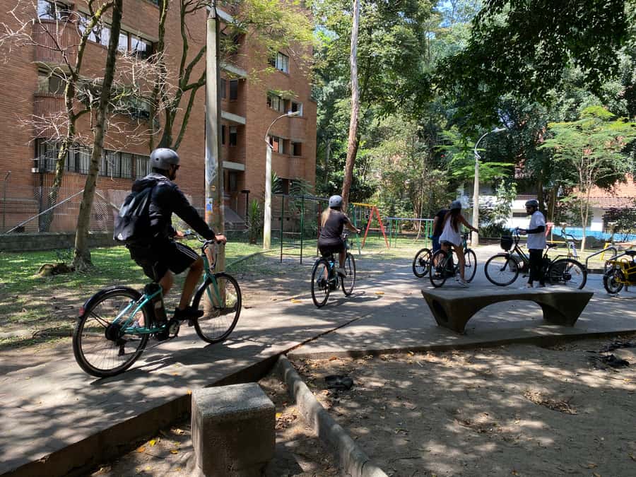 E-Bike City Tour Medellin with Local beer and Snacks - La Alpujarra and the story of urban change