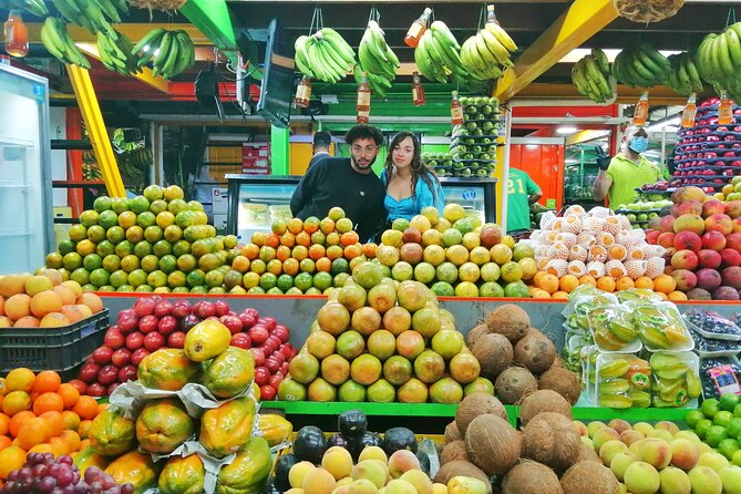 Exotic Fruit Tour - The Guides Make the Market Easier