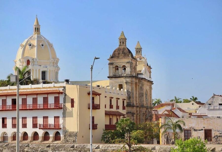 Exotic Yacht - Tour through the bay of Cartagena - Food is the biggest detail to confirm