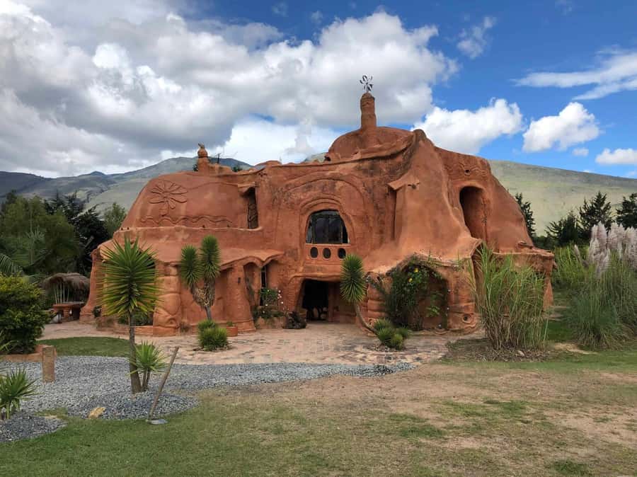 From Bogotá: Tour to Villa de Leyva, Ráquira, Casa Terracota, and Pozos Azules - Casa Terracota, a house made from baked clay
