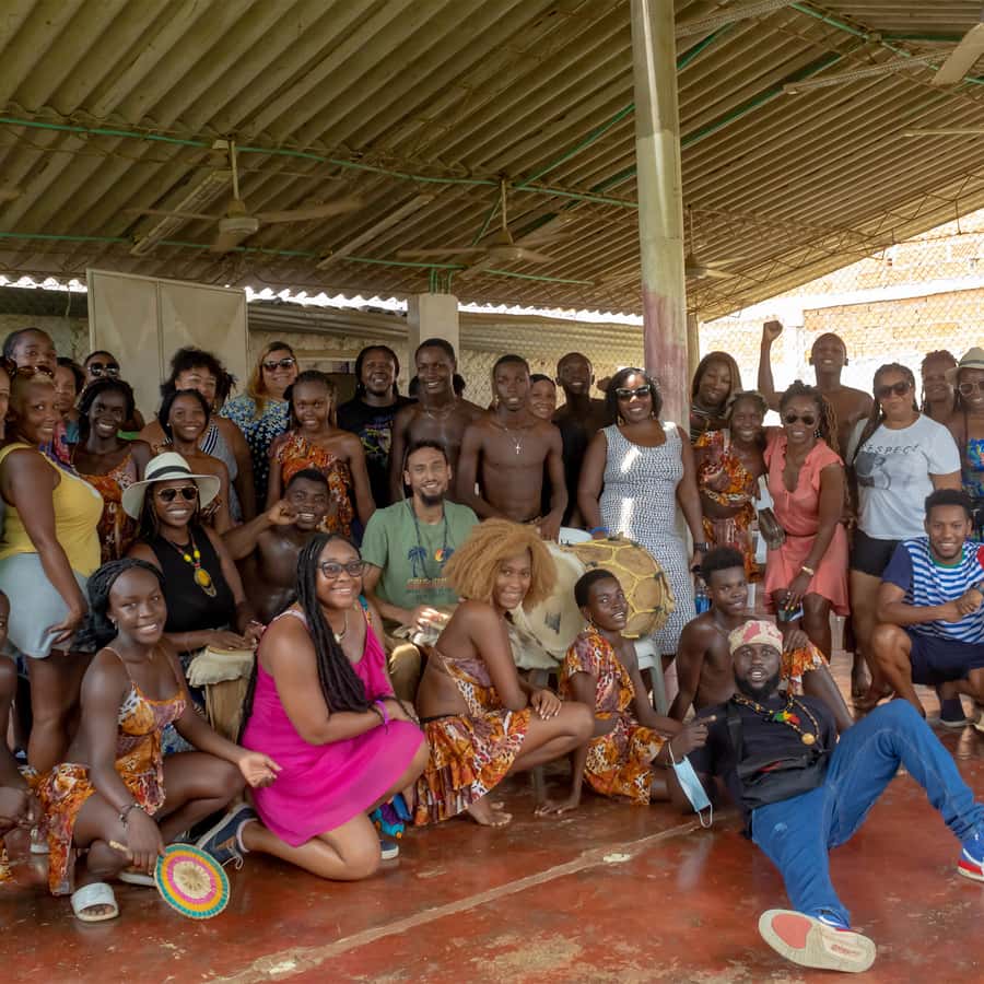 From Cartagena: San Basilio de Palenque Tour - Souvenirs, Markets, and the Tourism Question