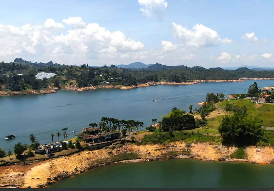 From Guatape: Pablo Escobar Mansion, Paintball & Boat Ride - One hour of paintball in an unusual setting