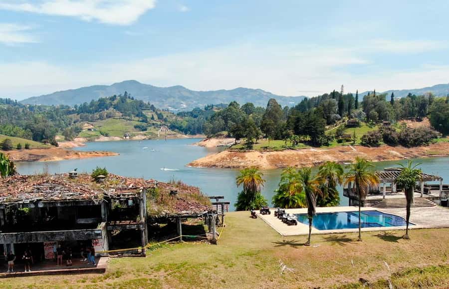 From Guatape: Pablo Escobar Mansion, Paintball & Boat Ride - Meeting at Guatapé’s central fountain