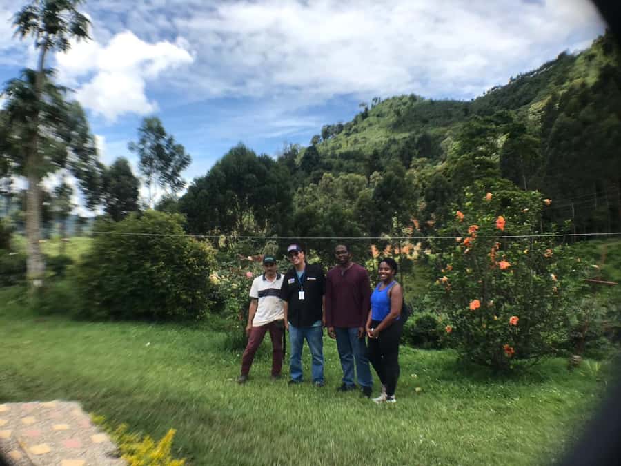 From Medellin: Day Trip to a Jardin Coffee Plantation - Jardín’s square, shops, and slower moments