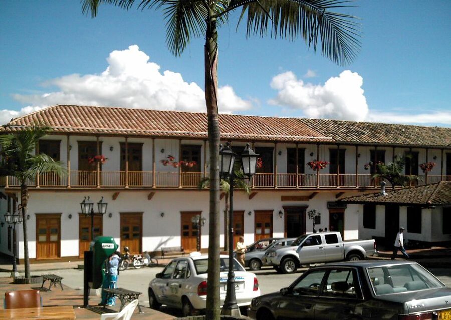 From Medellín: El Retiro Private Tour with Food Tastings - Why the private SUV changes the experience