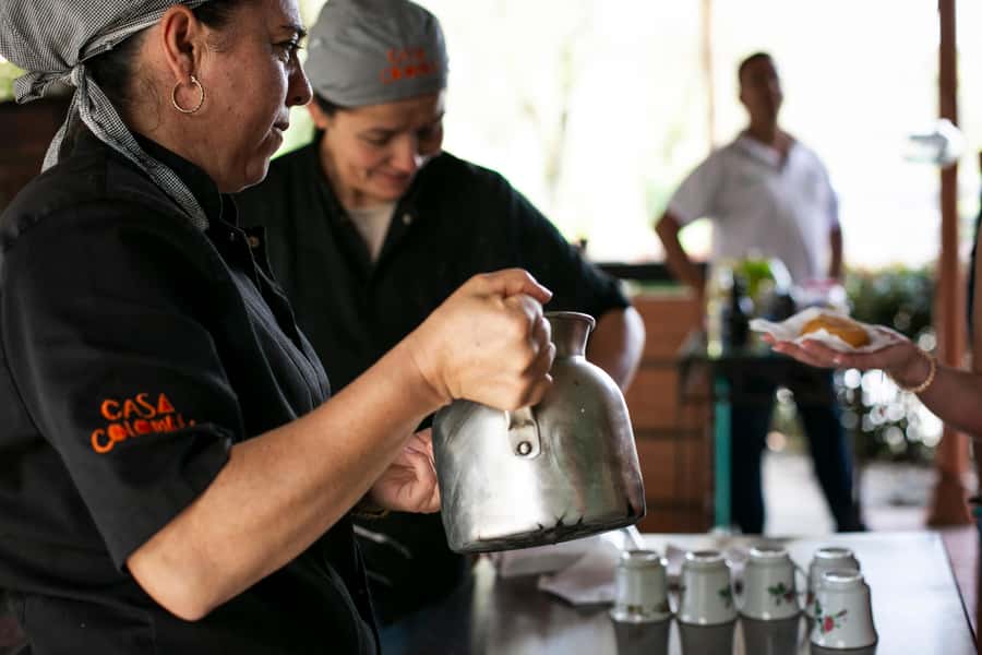 From Medellin: Guatape El Peñol with boat + gastronomic tour - Food, transport, and the $47 value
