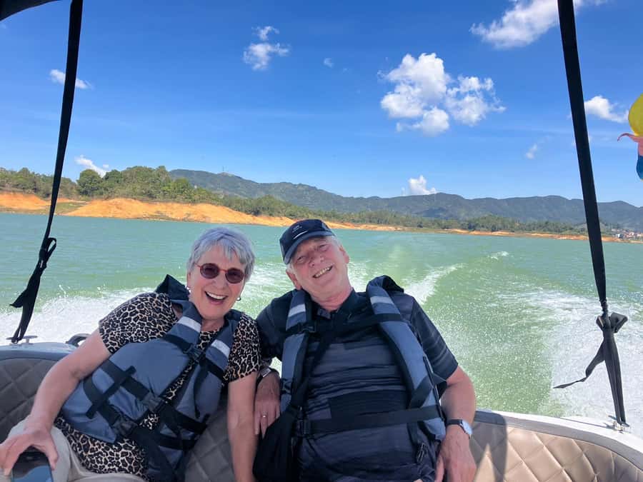 From Medellín: Guatape Private Tour, El Peñol, Boat Ride - El Peñol Rock: climb it or admire it below