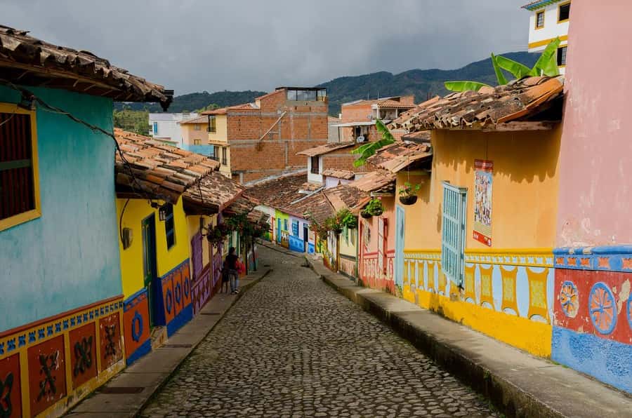 From Medellín: Guatape Private Tour, El Peñol, Boat Ride - A private boat ride across Guatapé Lake