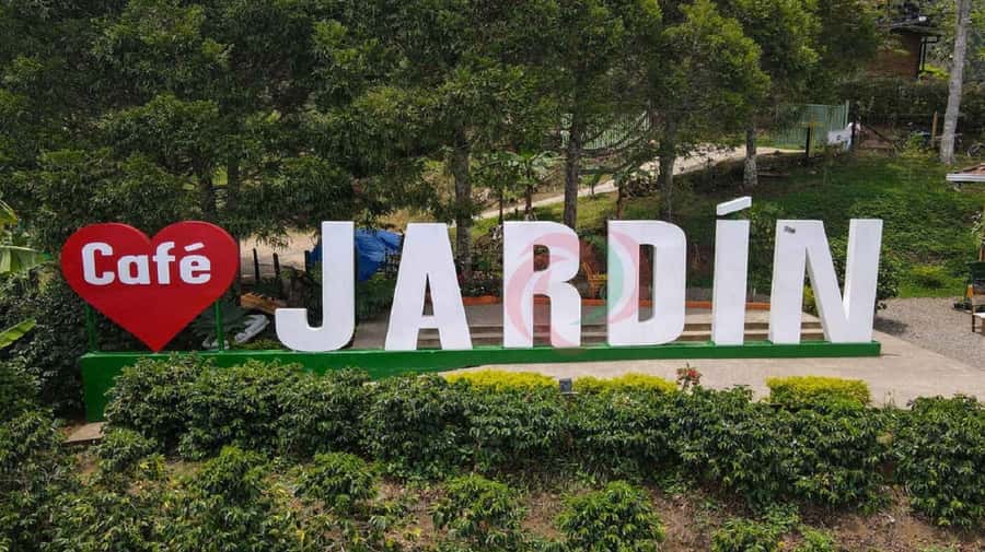 From Medellín: Jardín, Andes, and Hispania Day Trip - Hispania: A Quiet First Stop