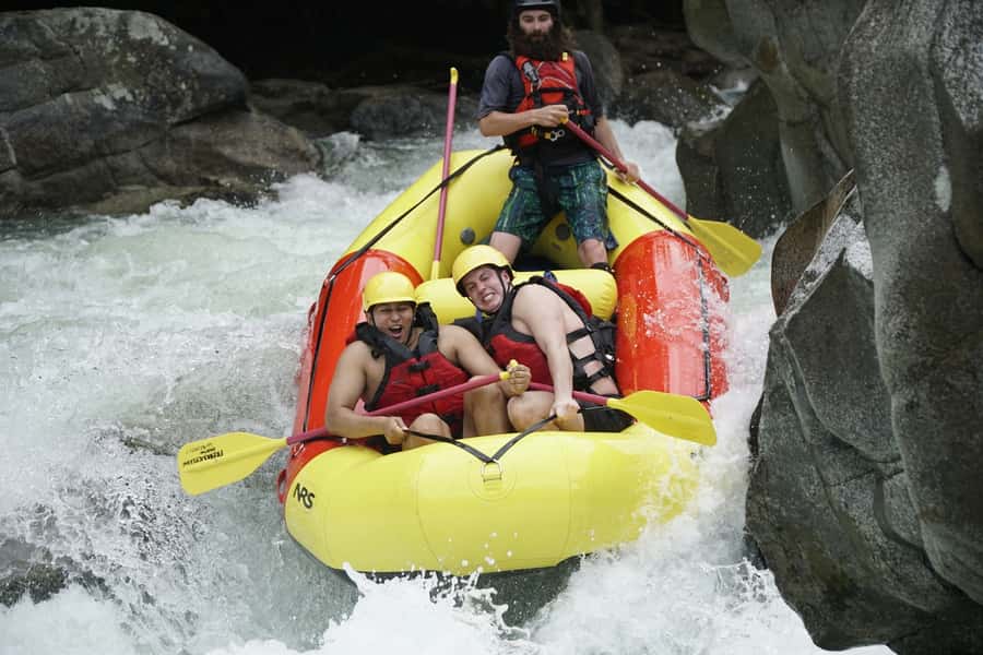 From Medellin: Rafting Experience - The 9:00 AM pickup and drive toward Cocorná