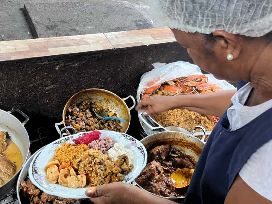 FUN BIKE RIDE WITH LUNCH AT ANTHONY BOURDAIN FAVORITE SPOT - Why this bike tour reaches Cartagena’s everyday side
