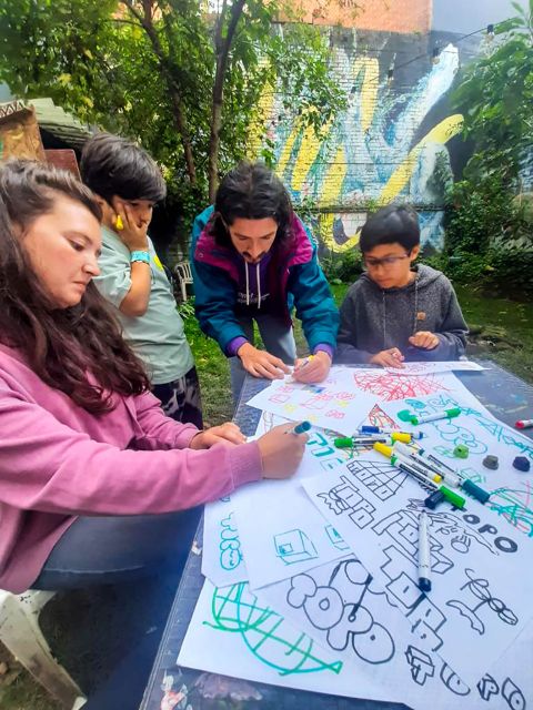 Fun Graffiti Workshop: The Art of Aerosol and Color - The cultural house and its mural setting