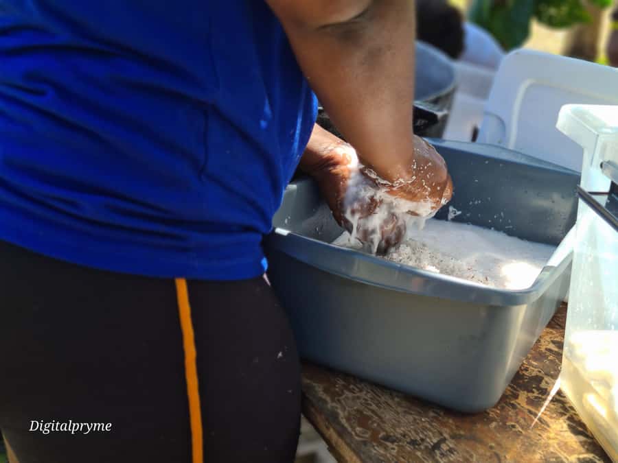 Gastronomic and musical experiences in San Andres Rondontour - Eating the rondón you helped prepare