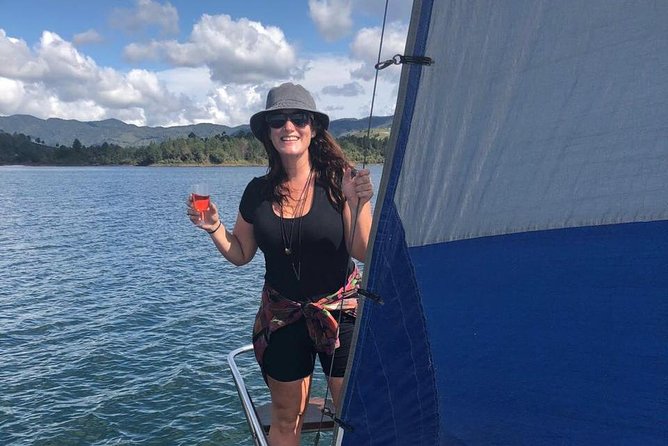 Go Sailing Guatape - Meeting René at 9:30 a.m. in central Guatapé