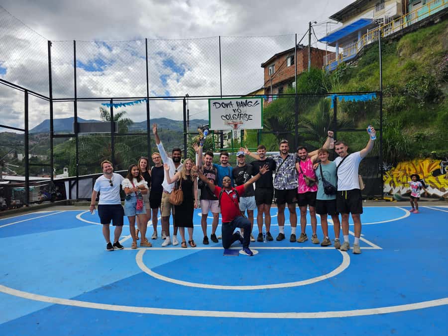 Graffiti Tour comuna 13 and cable car (made by local guides) - Key points to know before booking