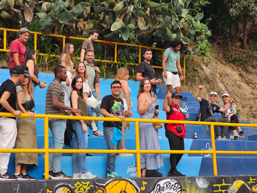 Graffiti Tour comuna 13 and cable car (made by local guides) - By bus to 20 de Julio and the Independence sectors