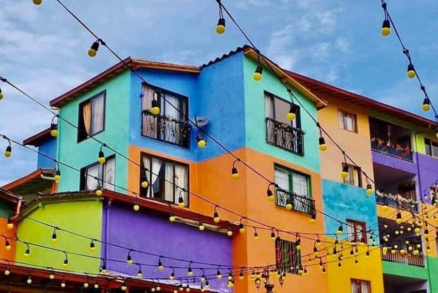 Guatape and El Peñol Rock Tour: Private or Shared - Who Will Enjoy This Day Trip Most?