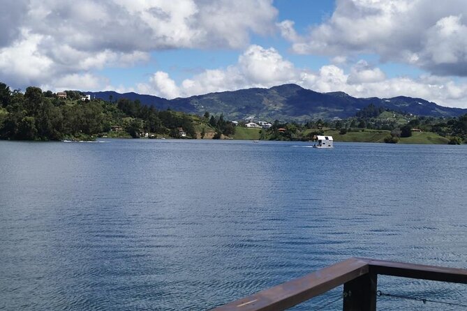 Guatape and El Peñol town and dam tour from Medellin - Lunch, fruit, coffee, and time at the cabin