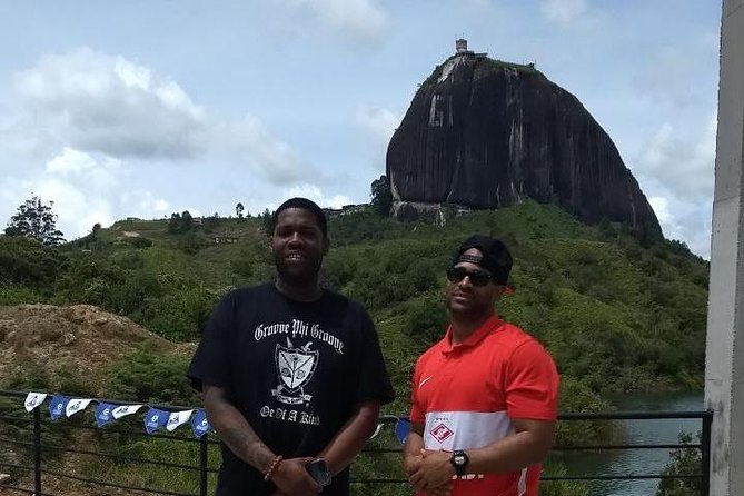 Guatape and Peñol Rock Full-Day Tour - Two Hours in Parque Principal de Guapé