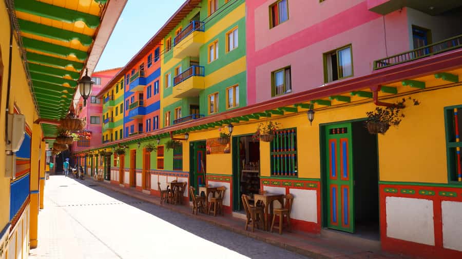 Guatape Coffee Villa including Rock Town & Waterfall - Walking Guatape’s colorful streets