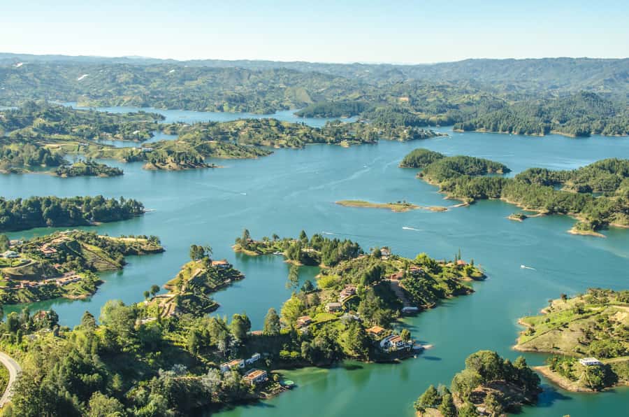 Guatapé: Day trip with Transport, Food & Boat - Key points at a glance