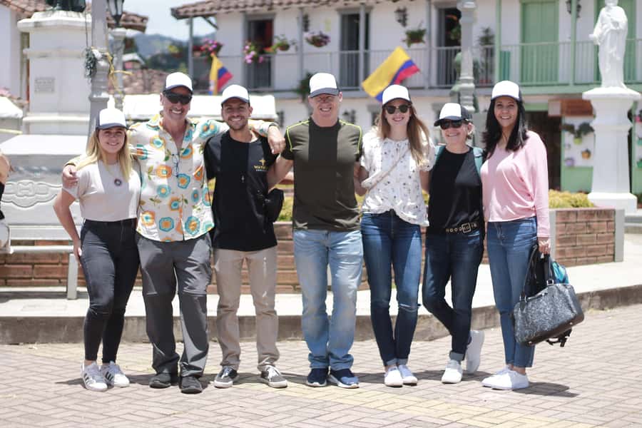 Guatapé: Day trip with Transport, Food & Boat - The two-hour coach ride to El Peñol