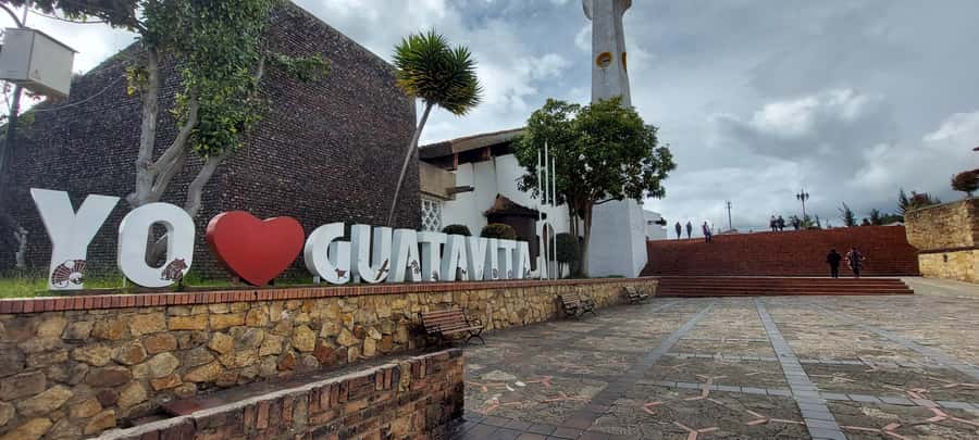Guatavita Lagoon + Casa loca + Pueblo+ Salt Cathedral - Casa Loca, a wonderfully odd stop