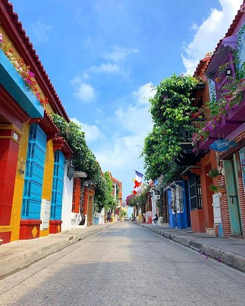 Half-Day Tour of Cartagena by Air-Conditioned Vehicles - Las Bóvedas adds shopping, with one important caution
