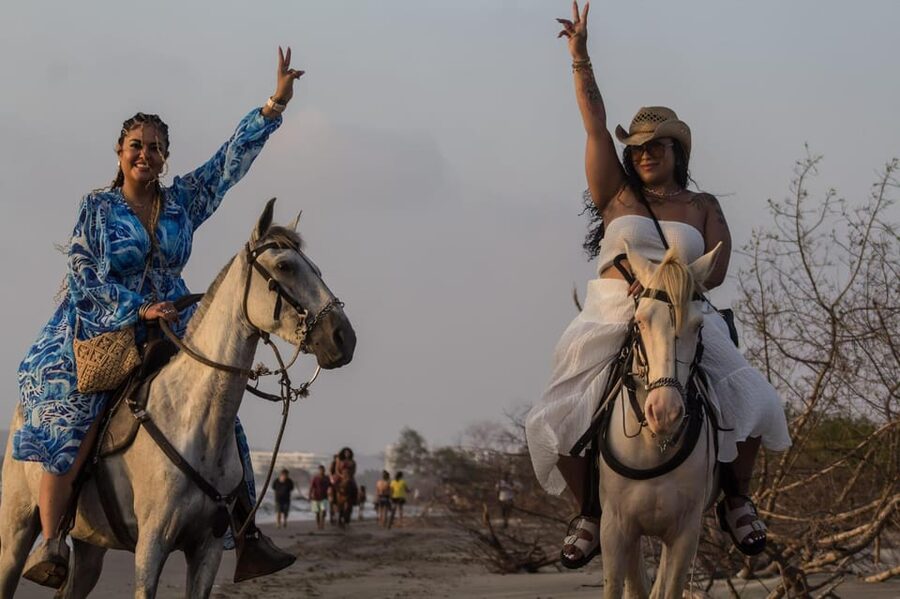 HORSE TOUR IN CARTAGENA BEACH - How much value do you get for $43?
