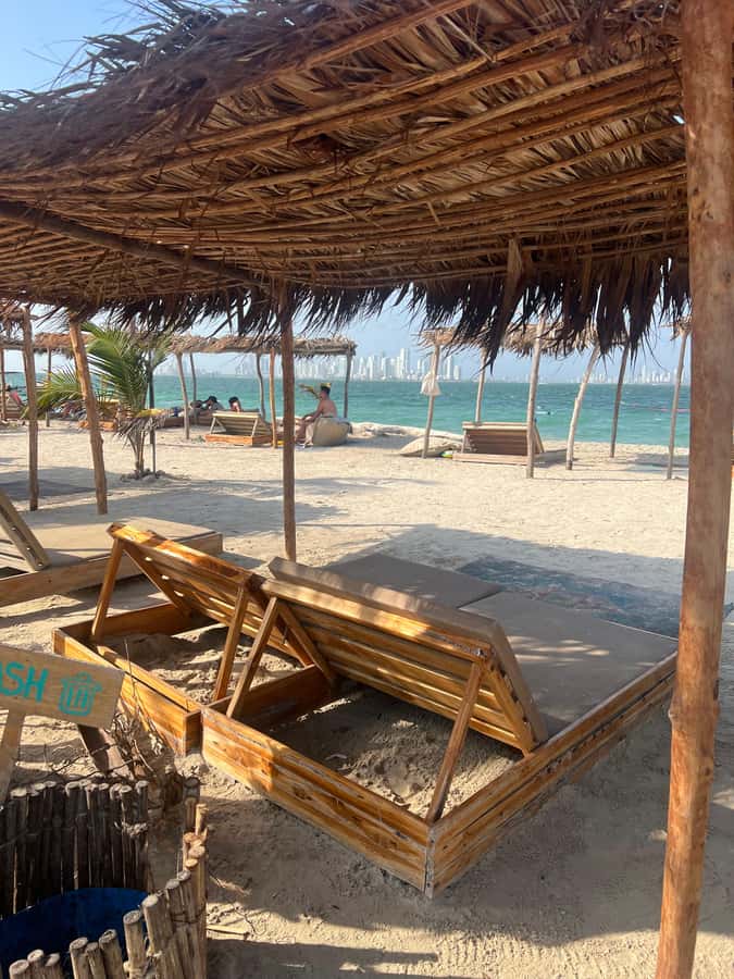Isla Tierra Bomba beach club: Day Pass with typical food - What the Price of $102 Really Covers