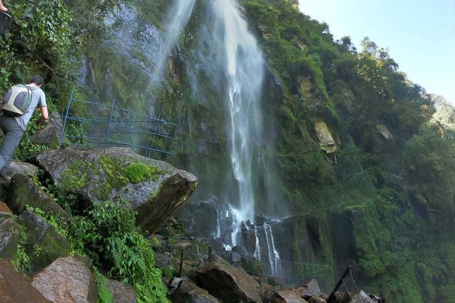 La Chorrera and Chiflon Waterfalls Private Hike Tour - Inside La Chorrera Natural Park