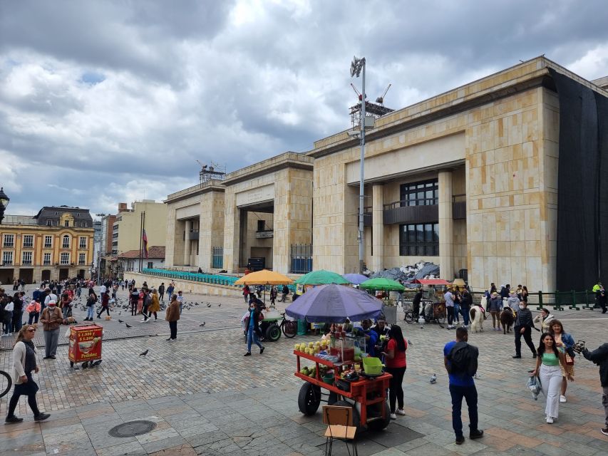 Layover City Tour or Conexion in Bogota - Emeralds, jewelry, and a distinctive Colombian trade