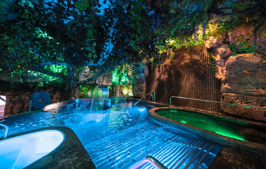 MedelIín: Full Body Massage and Water Therapy Experience - Key points to know before booking