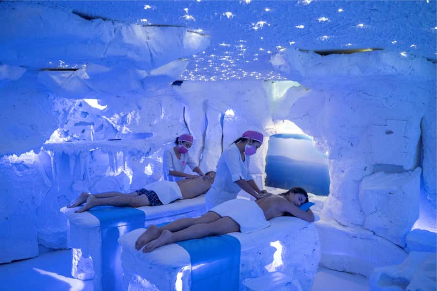 MedelIín: Full Body Massage and Water Therapy Experience - How private groups change the experience
