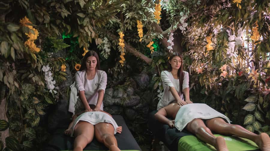 MedelIín: Full Body Massage and Water Therapy Experience - Timing, meeting point, and cancellation advice