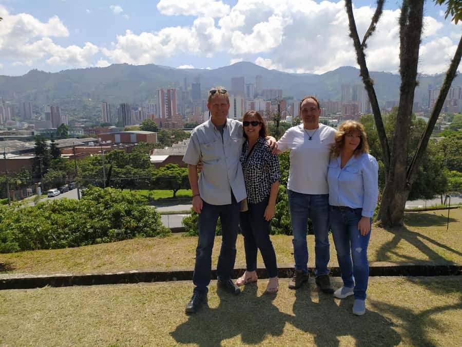 Medellín: 5.5-Hour Guided Private City Tour - A private guide changes the pace