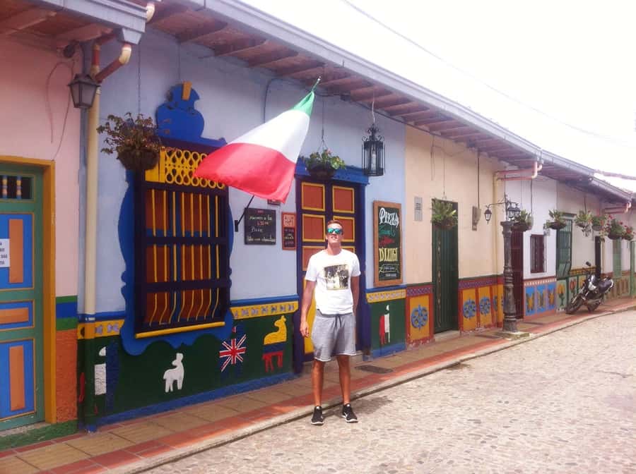 Medellin and Guatape Full Day Pablo Escobar Tour - Visiting the death site and Escobar’s grave