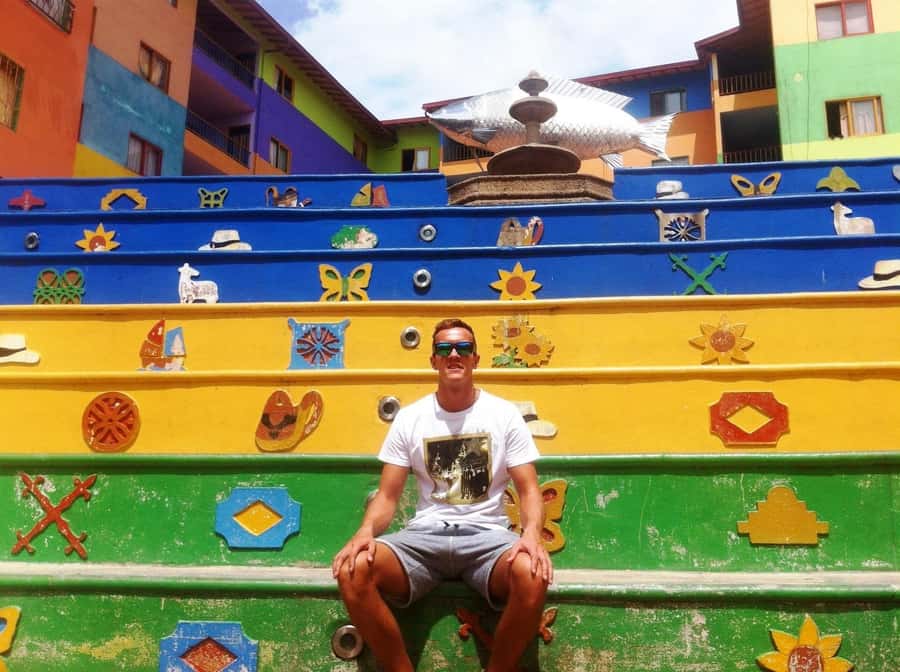 Medellin and Guatape Full Day Pablo Escobar Tour - Buenos Aires and the human side of the story
