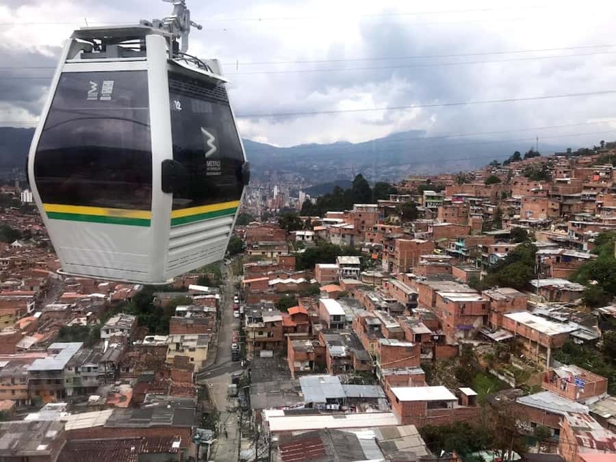 MEDELLIN: CITY TOUR MEDELLIN + GRAFFITOUR COMUNA 13 - Starting early from Poblado or Estadio