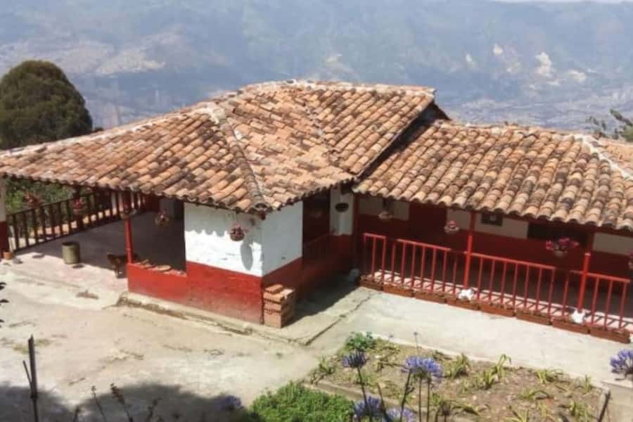 Medellin: Coffee Farm Tour & Spa with Overnight Glamping - From seed to cup, then a formal tasting
