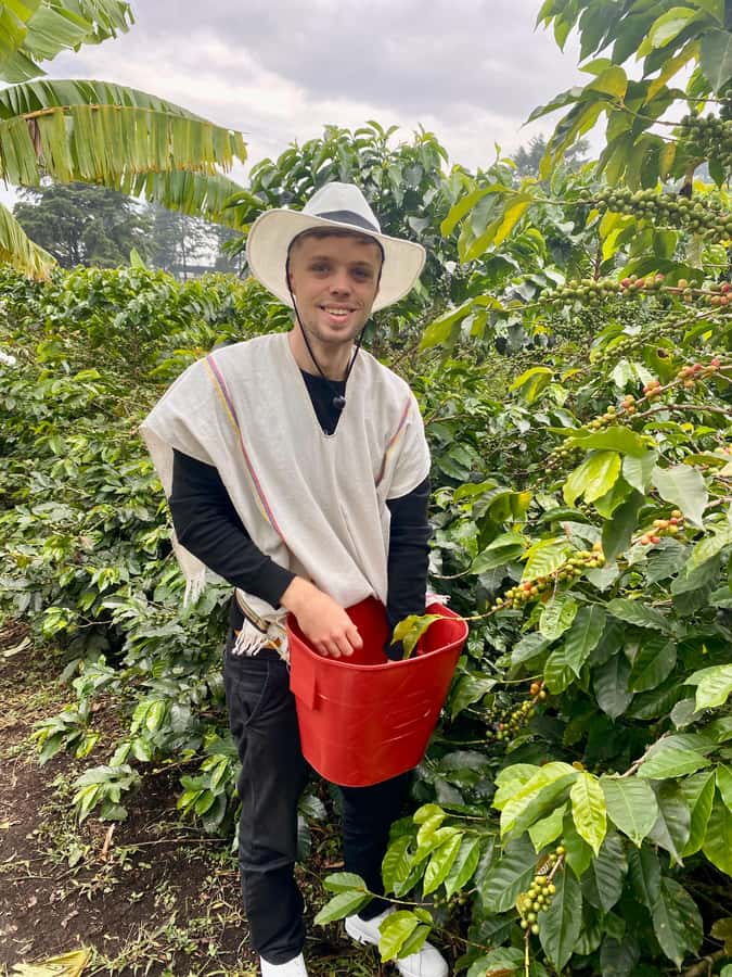 Medellín Coffee Farm Tour with Trolley and Cable Car Ride - Cable cars and wide city views
