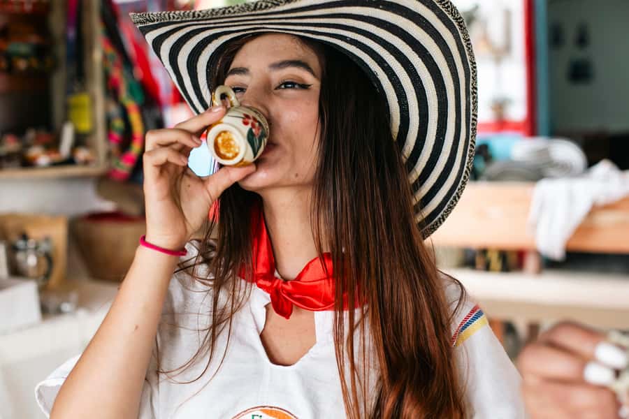 Medellin: Coffee Tour, Horseback Arrival, and Sugar Cane - From El Poblado to the hills of Antioquia
