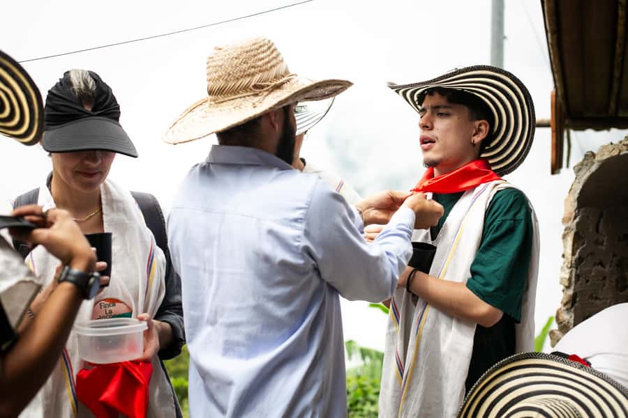 Medellin: Coffee Tour, Horseback Arrival, and Sugar Cane - The Guatapé question