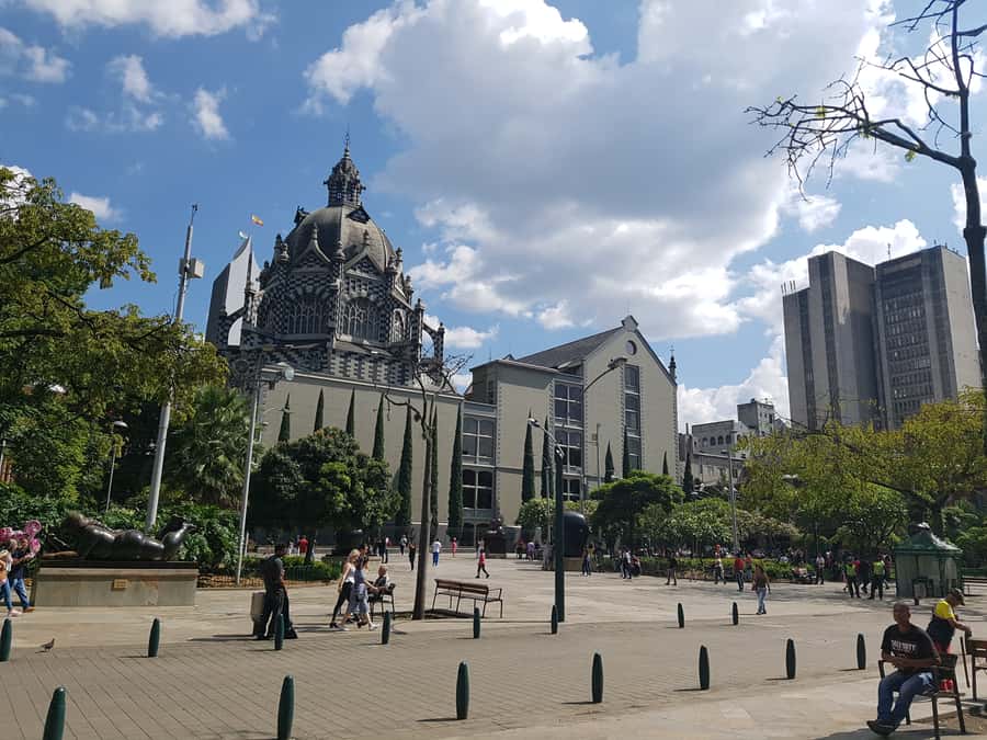 Medellín: Comuna 13, Cable Cars and Botero Statues Tour - Is $89 a fair price?