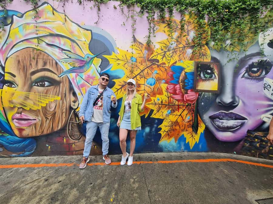 Medellín: Comuna 13 District Tour with Cable Car Ride - What the return journey feels like