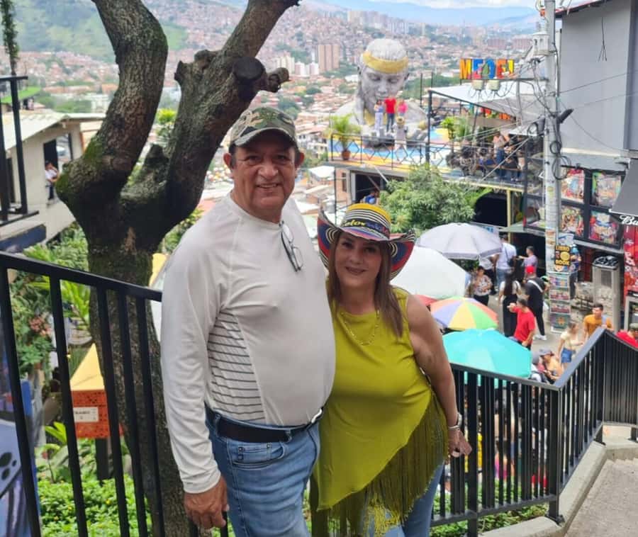 Medellín: Comuna 13 District Tour with Cable Car Ride - Comuna 13 is more than a wall of graffiti