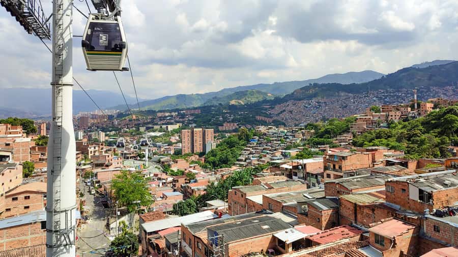Medellin: Comuna 13 Graffiti Tour, Cable Car & Street Food - Finishing with a drink above the city