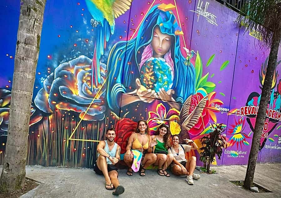 Medellín: Comuna 13 (Graffitour) Discover the Transformation - Why Comuna 13 needs more than a photo stop