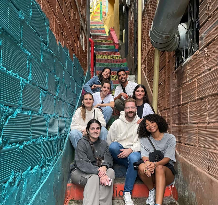 Medellín: Comuna 13 (Graffitour) Discover the Transformation - Museo Comuna 13 and the first urban-art stop