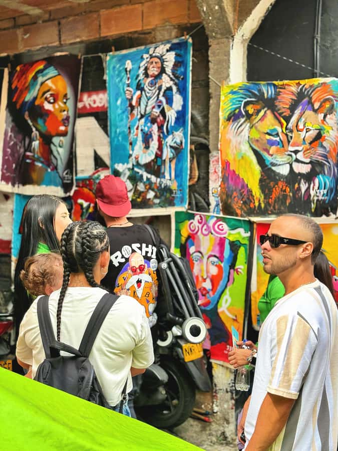 Medellín Comuna 13 local guides snacks and your own graffiti - What the strongest praise tells you